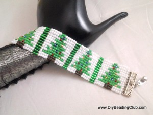 Oh, Christmas Tree Bracelet