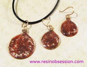 Wire and resin jewelry tutorial